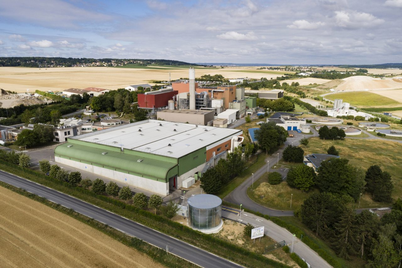 Photo aérienne par drone d'un site industriel de valorisation de déchets