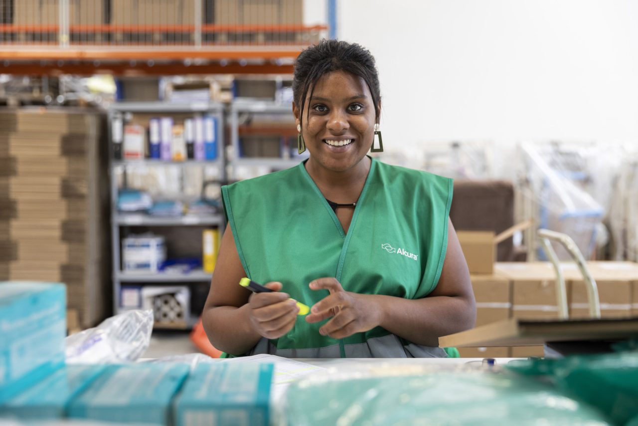Photo industrielle de portrait métier dans une entreprise logistique
